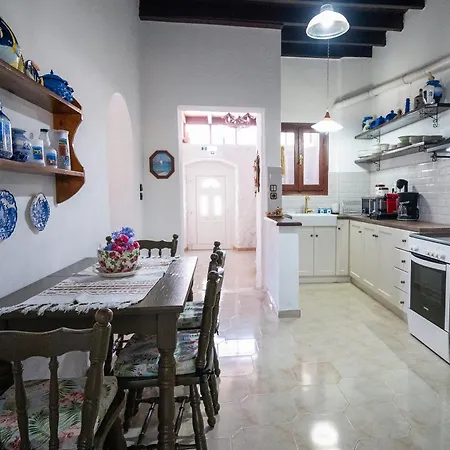 Prázdninový dům Bunnyfoot: Of 135 Sqm In Leros.