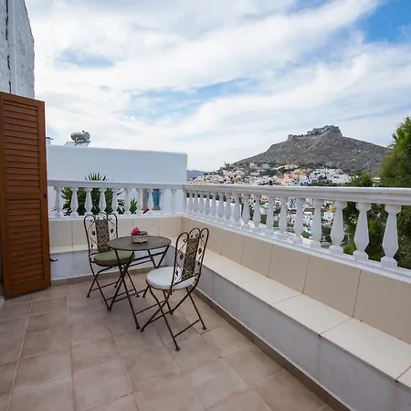 Bunnyfoot: Of 135 Sqm In Leros.