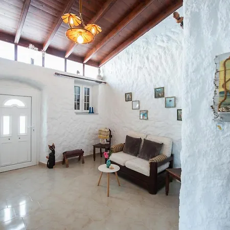 Bunnyfoot: Of 135 Sqm In Leros. Prázdninový dům *