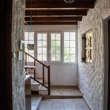 Bunnyfoot: Of 135 Sqm In Leros. Prázdninový dům *