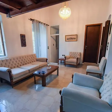 Bunnyfoot: Of 135 Sqm In Leros. Prázdninový dům *