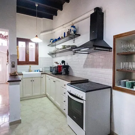Bunnyfoot: Of 135 Sqm In Leros. Panteli