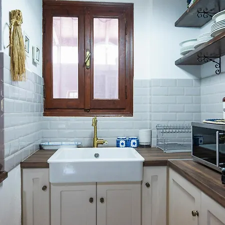 Bunnyfoot: Of 135 Sqm In Leros. *